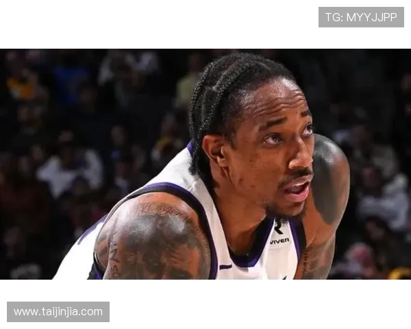 德罗赞奋力拼搏裁判判罚争议国王错失良机痛失胜利 德罗赞奋力拼搏裁判判罚争议国王错失良机痛失胜利