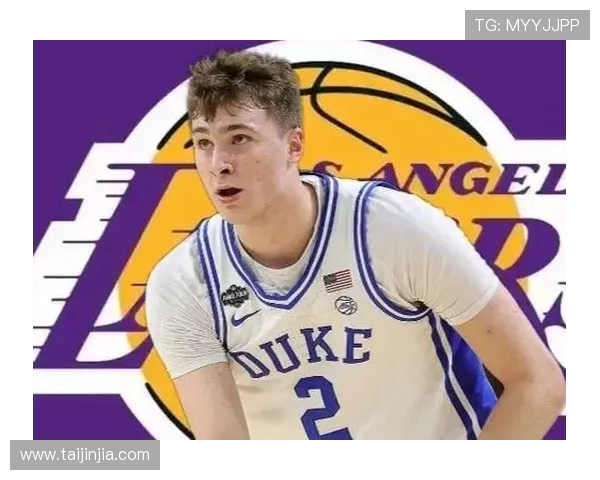 以船记视角：小卡鏖战41分钟倾尽全力守护球队核心梦想拼搏赛场荣耀